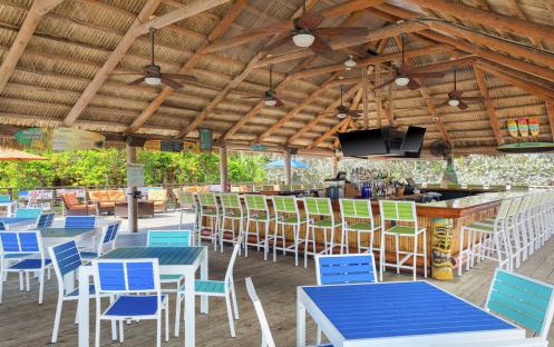 Hilton Coco Beach Ocean Front - Beach Bar Interior